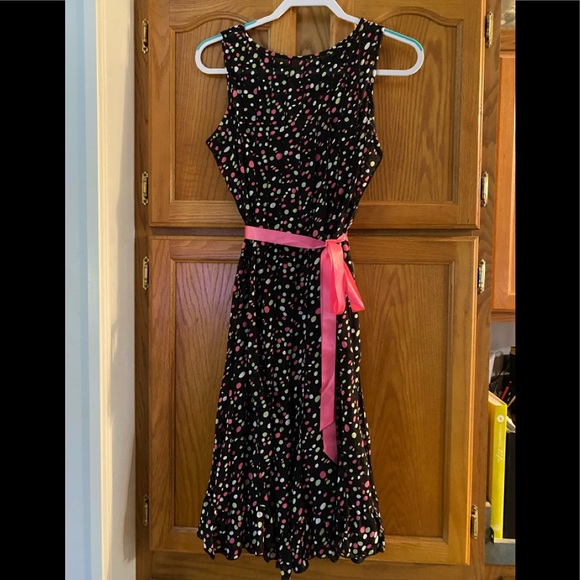 STUDIO I, sleeveless dress - Picture 1 of 9